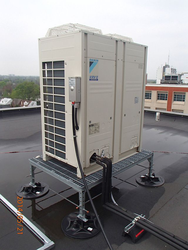 05.24.2014-1-Enhanced - Daikin on Seismic Platform- P5210563